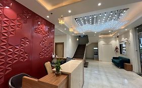 Hotel Satsang Grand